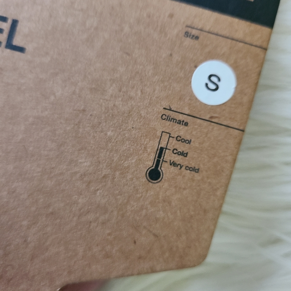 SOLD...   The North Face Gloves - Picture 4 of 5